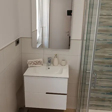 Le Gemme Con Parcheggio E Giardino 3*