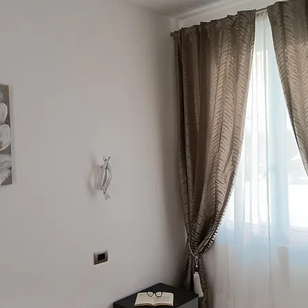 Alojamento de Acomodação e Pequeno-almoço Le Gemme Con Parcheggio E Giardino