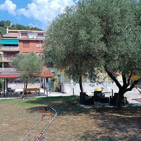 Le Gemme Con Parcheggio E Giardino Alojamento de Acomodação e Pequeno-almoço