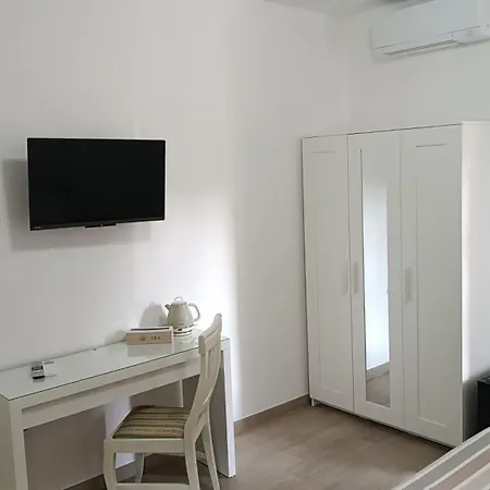 Le Gemme Con Parcheggio E Giardino