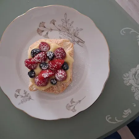 Alojamento de Acomodação e Pequeno-almoço Le Gemme Con Parcheggio E Giardino 3*