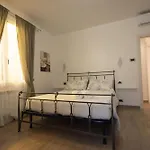 Le Gemme Con Parcheggio E Giardino
