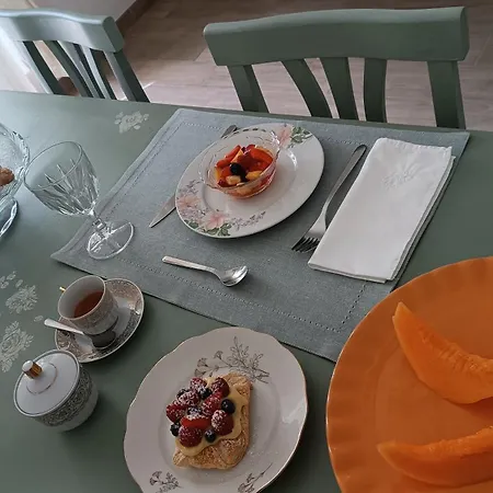 Bed & Breakfast Le Gemme Con Parcheggio E Giardino