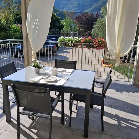 Le Gemme Con Parcheggio E Giardino Bed & Breakfast 3*