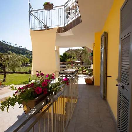 Couette-café Le Gemme Con Parcheggio E Giardino Casarza Ligure