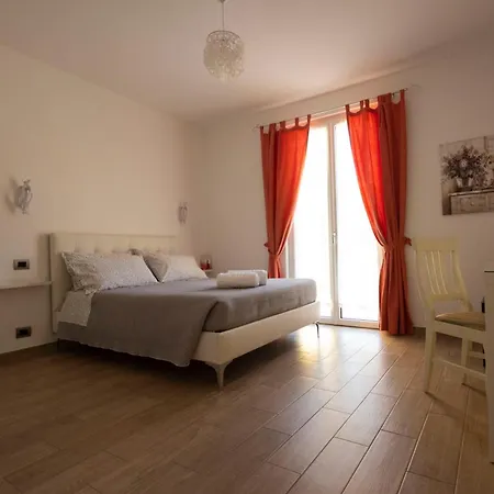 Couette-café Le Gemme Con Parcheggio E Giardino 3*