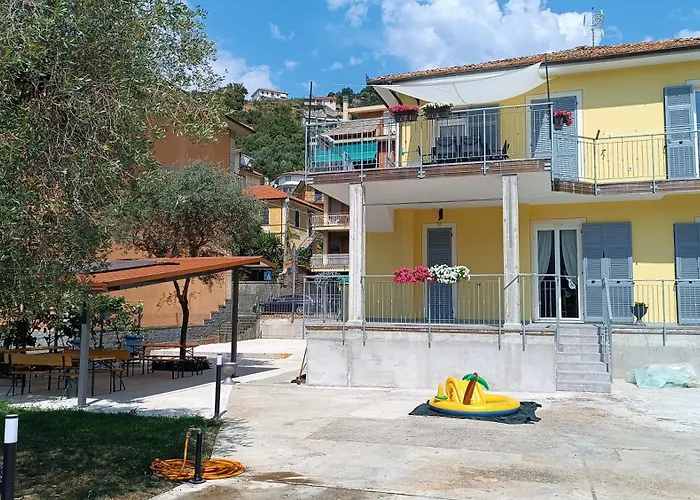 Le Gemme Con Parcheggio E Giardino Nocleg ze śniadaniem