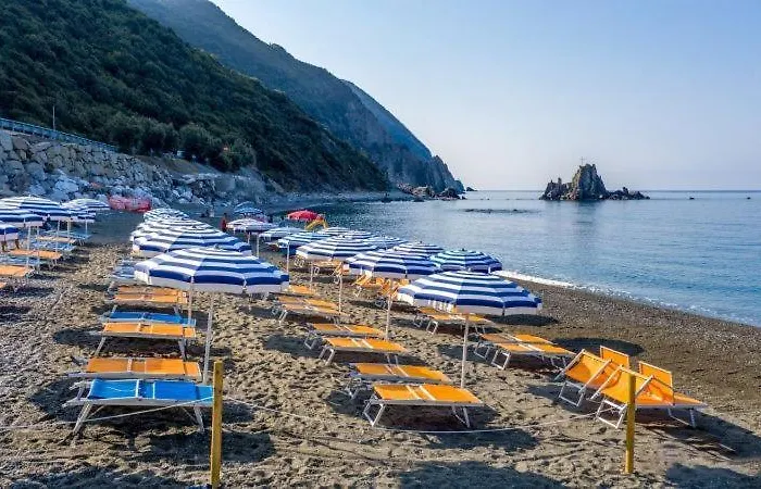 Le Gemme Con Parcheggio E Giardino Oda ve Kahvaltı 3*