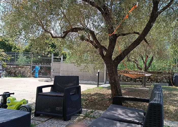 Le Gemme Con Parcheggio E Giardino 3*