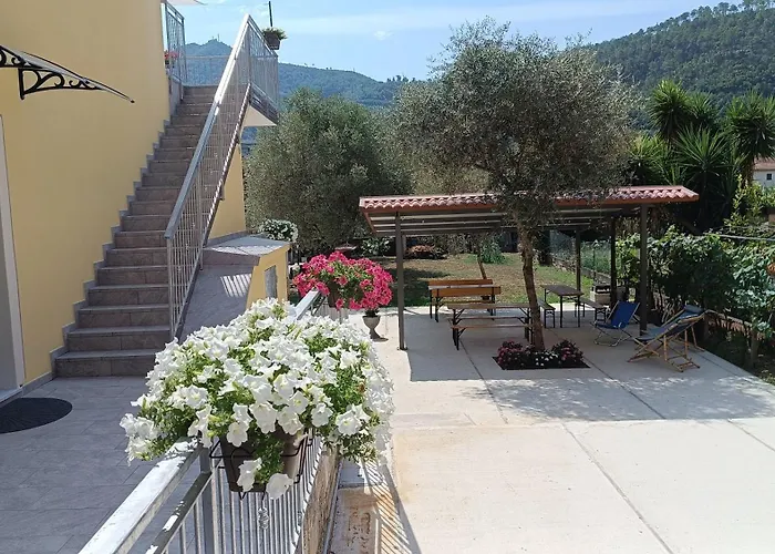 Le Gemme Con Parcheggio E Giardino Casarza Ligure