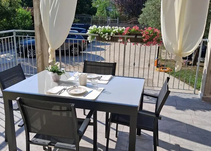 Le Gemme Con Parcheggio E Giardino Nocleg ze śniadaniem